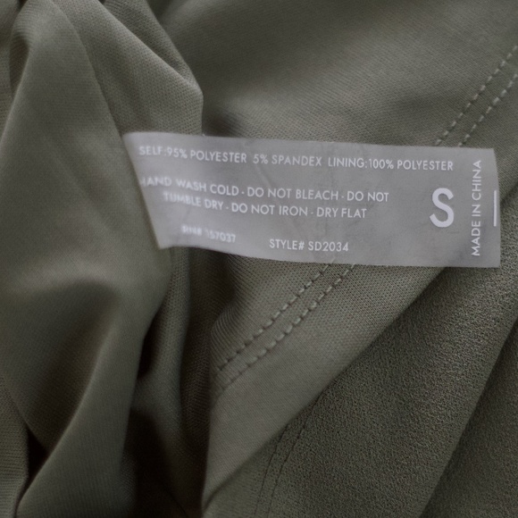 Salty Lined Spaghetti Straps Low Back Body Con Knee Length Dress - Small - Picture 5 of 5